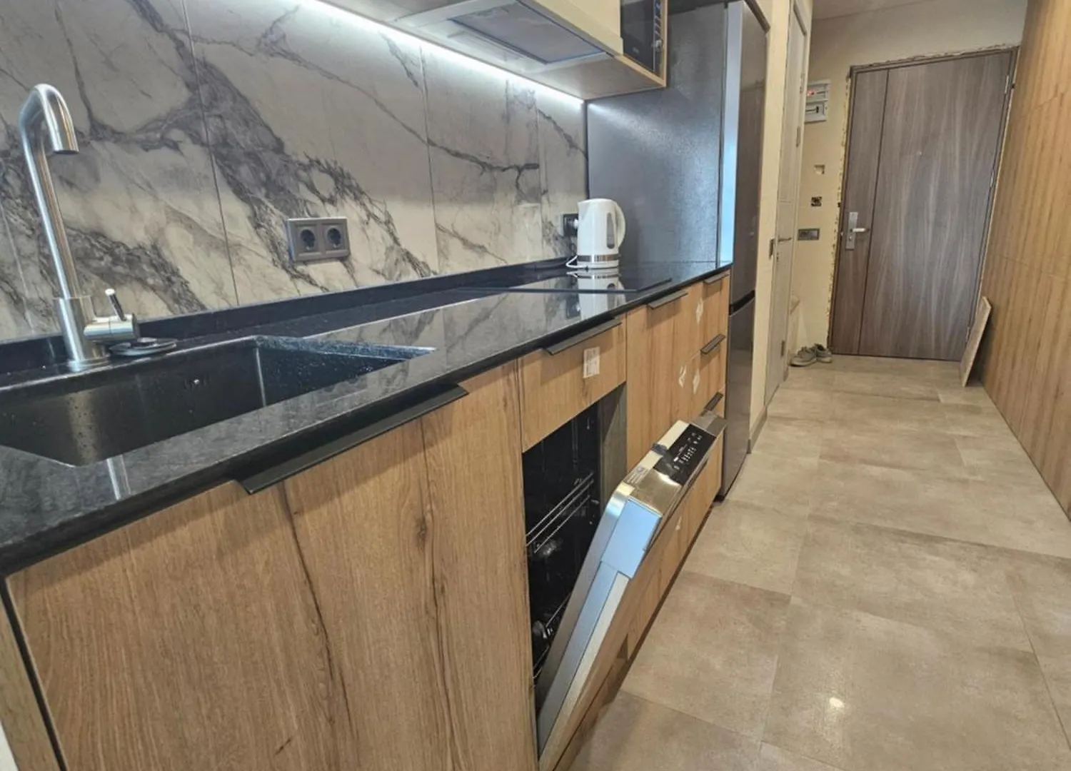 Rainbow, Отличная Квартира В 100 Метрах От Моря С Полноценной Кухней,Выделенной Спальней И Шикарным Видом! Batumi Georgia